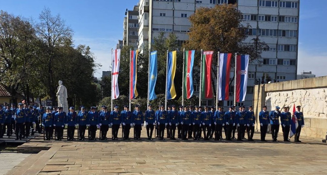 ОДАВАЊЕ ПОЧАСТИ ОСЛОБОДИОЦИМА БЕОГРАДА